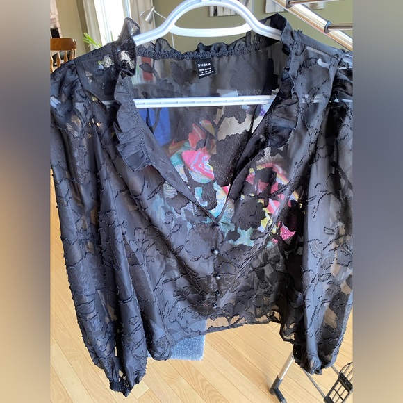 black long sleeve top - Picture 1 of 3